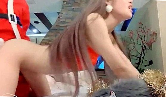 Красиво: Сосет два члена по очереди, порно видео